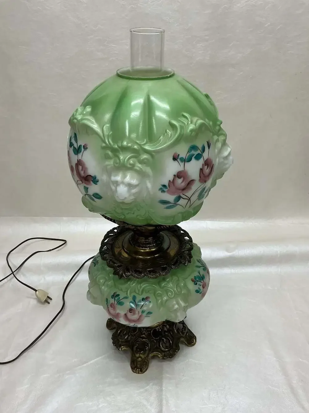 Vintage Gone With The Wind Parlor Lamp Lion Head Relief Hand-Painted Roses